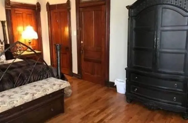 Vineyard Mansion & Carriage House Bed & Breakfast - Oda