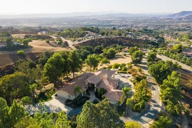 Vineyard View by Avantstay Secluded Estate w/ Incredible Views & Spa