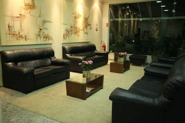 Vinhedo Plaza Hotel - Lobi