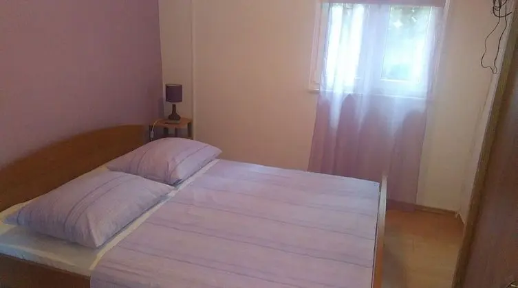 Vini - Direct by the sea and Free Parking - A2