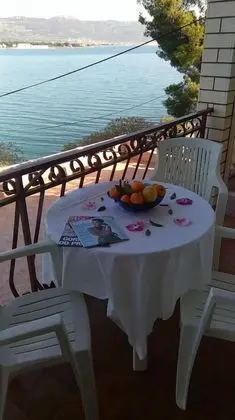 Vini - Direct by the sea and Free Parking - A3