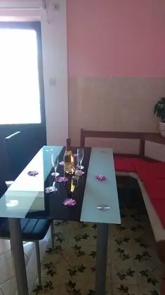 Vini - Direct by the sea and Free Parking - A4 - Yerinde Yemek