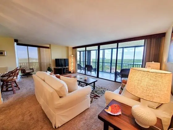 Vinncent s Sea Isles Condo - Oda