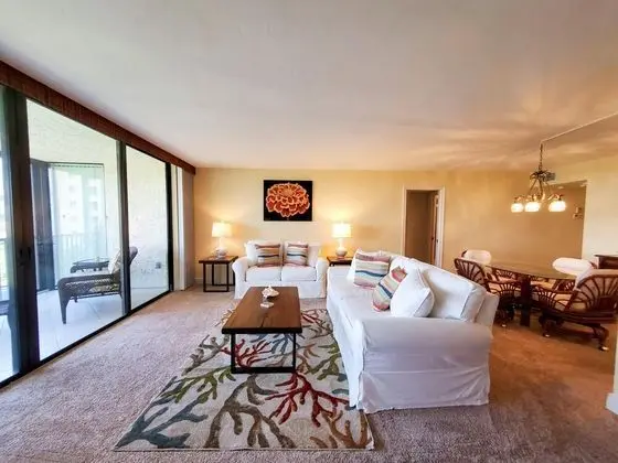 Vinncent s Sea Isles Condo - Oda