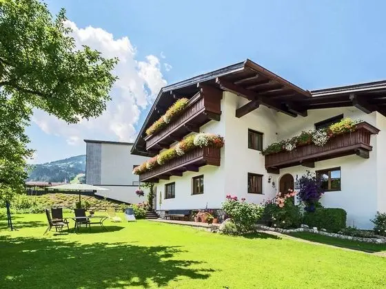 Vintage Apartment in Fügen near Ski Area