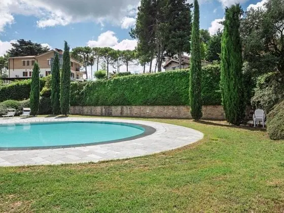 Vintage Apartment in Mombaroccio With Shared Pool