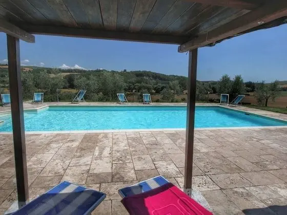 Vintage Farmhouse in Asciano With Pool