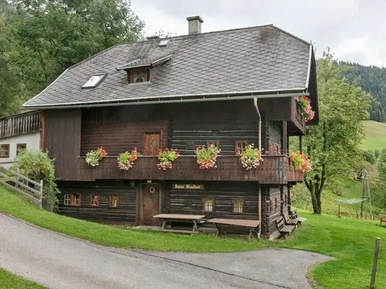 Vintage Holiday Home in Arriach With Private Garden - Öne Çıkan Resim