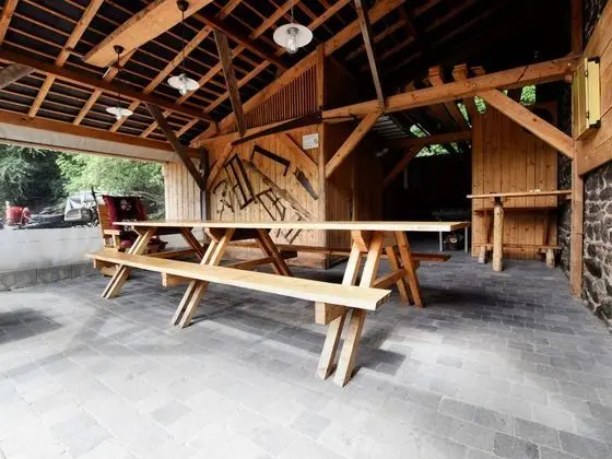 Vintage Holiday Home With Barbecue in Rendeux - Dış Mekan
