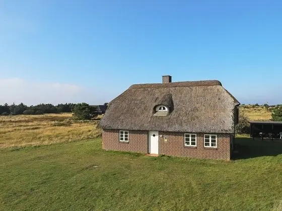 Vintage Holiday Home in Blåvand near Sea