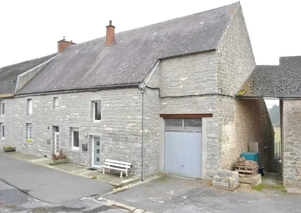 Vintage Holiday Home in Couvin near River