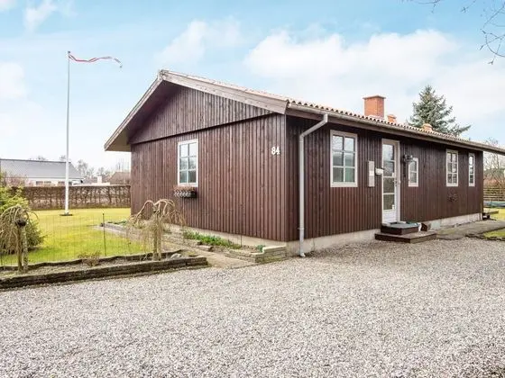 Vintage Holiday Home in Grenaa Jutland With Roofed Terrace