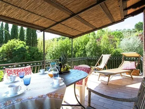 Vintage Holiday Home in Montaione With Pool
