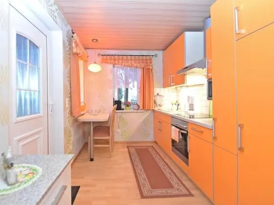 Vintage Holiday Home in Trieb With Terrace - Mutfak
