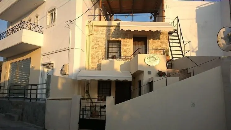Vintage House Studio's Pitsidia Adults Only