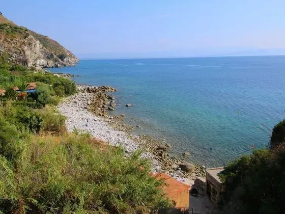 Vintage Mansion in Capo Vaticano With Sea Views - Plaj