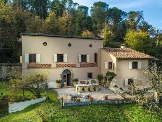 Villa Viola - Residenze Seicento - An Historic Villa With Garden Close to Lucca With Air Conditioning