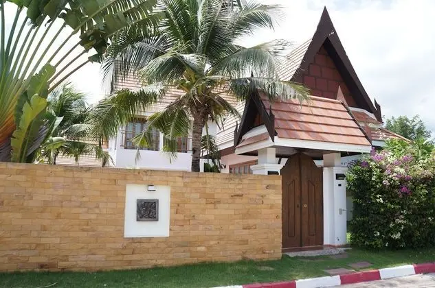 VIP Chain Resort Pool Villa - Dış Mekan