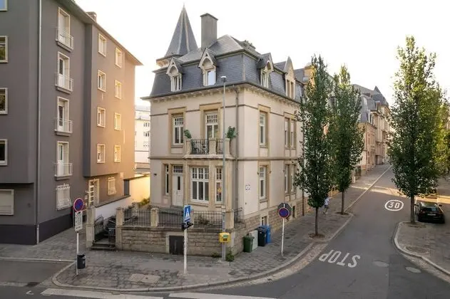 VIP Suite Apartment - 5 min walk center