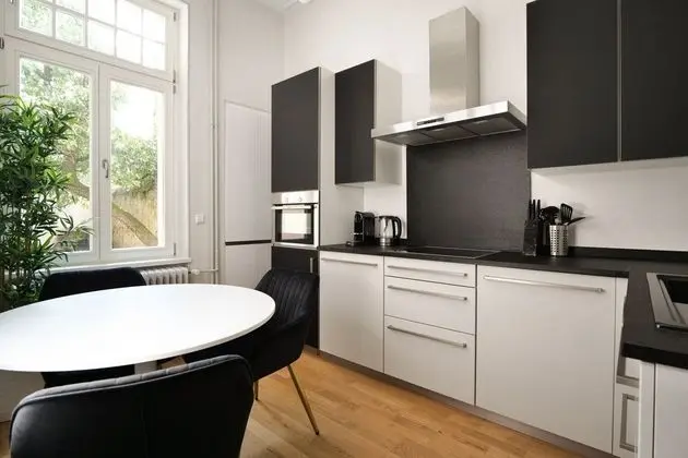 VIP Suite Apartment - 5 min walk center - Mutfak