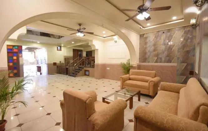 Virasat Mahal Heritage Hotel - İç Mekan
