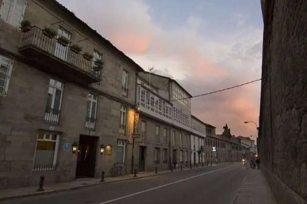 Virxe da Cerca (Pousadas de Compostela)