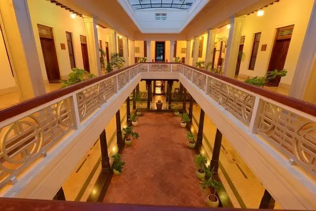 Visalam- Cgh Earth