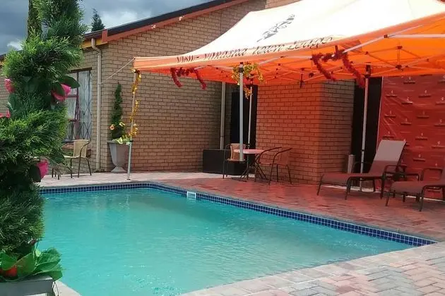 Visit Vakasha Guest Lodge 2 - Havuz