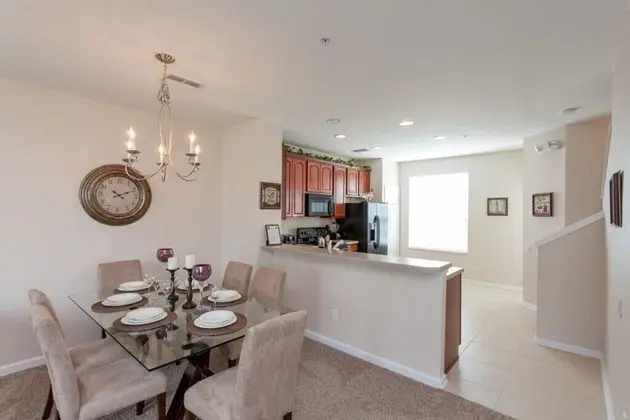 Vista Cay Resort Direct Townhomes by Millennium Management - Mutfak