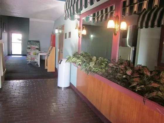 Vista Inn & Suites - Murfreesboro