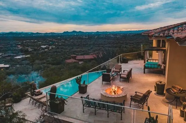 Vista Verde by Avantstay Isolated Villa w/ Tennis Court, Pool, Fire Pit!