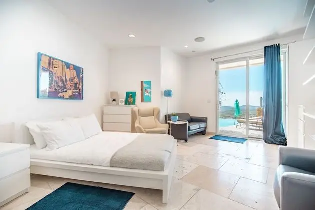 Vista Verde by Avantstay Isolated Villa w/ Tennis Court, Pool, Fire Pit! - İç Mekan