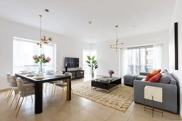 Visually Stunning 2BR in Dubai Marina - Sleeps 5!