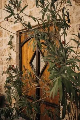 Vita Cave Suites