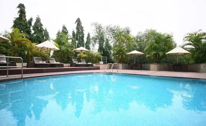 Vivanta Bengaluru Residency Road - Havuz