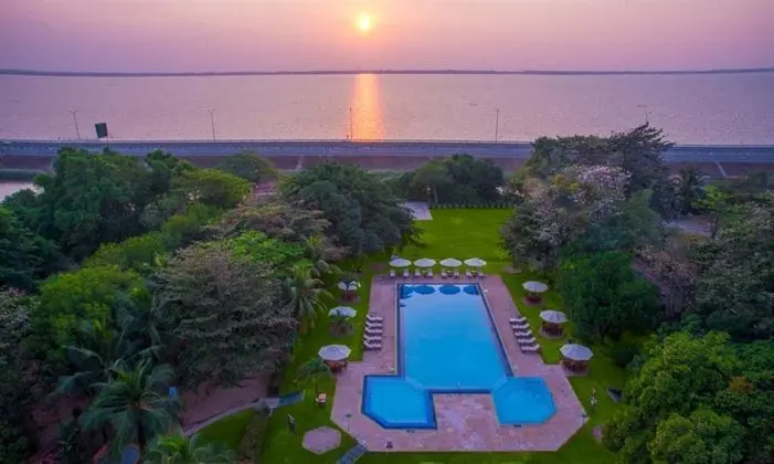 Vivanta Colombo Airport Garden - Havuz