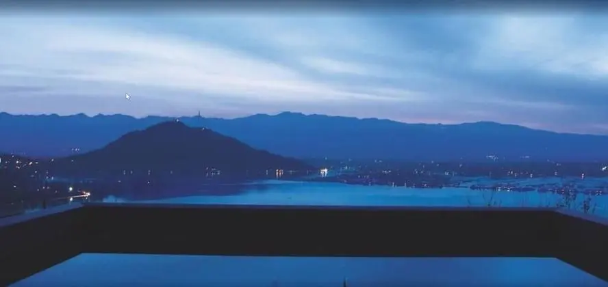 Vivanta Dal View - Havuz