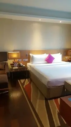 Vivanta Hyderabad, Begumpet - Oda