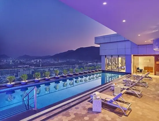 Vivanta Navi Mumbai Turbhe - Havuz