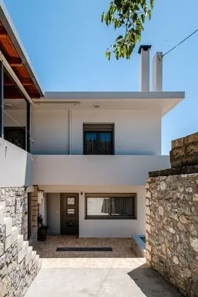 Vivian's Cosy Apartment with Pool & Privacy - Dış Mekan