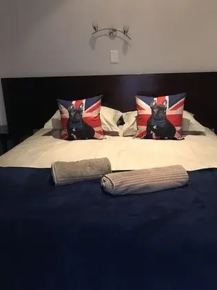 VJ's Guesthouse and Restaurant - 1