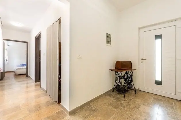 Vladimirg - Surrounded by Nature - H