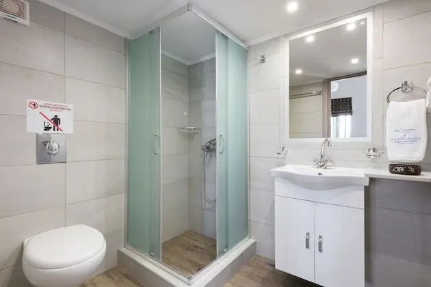 Vlycha Beach Studios & Apartments - İç Mekan