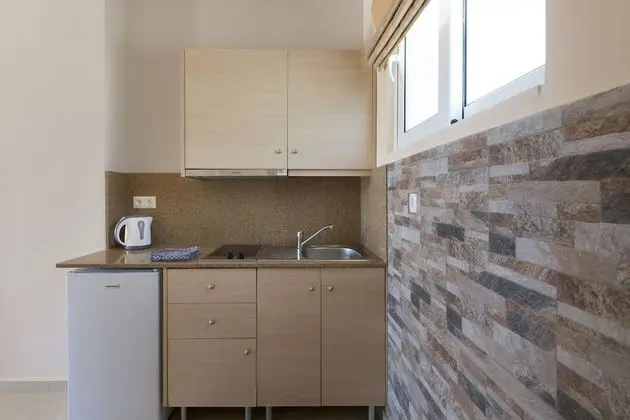 Vlycha Beach Studios & Apartments - Mutfak