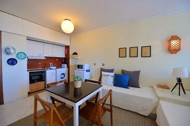 Vmr503 · Adorable 1 BD Apartment 2 min From Marina