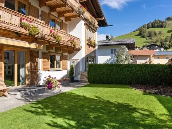 Voluminous Apartment near Ski Slopes in Maria Alm