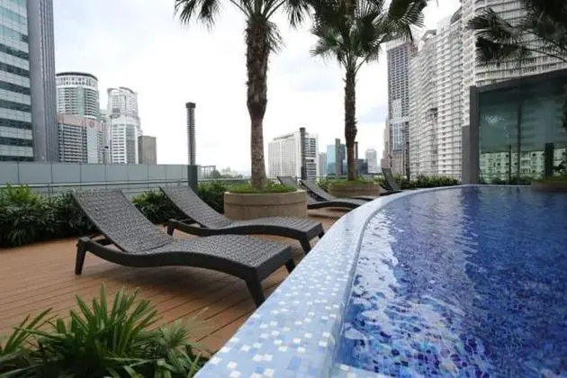 Vortex Suite KLCC at Penguin Homes - Havuz