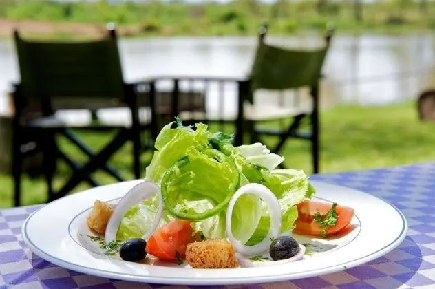 Voyager Ziwani Tented Camp - Yerinde Yemek