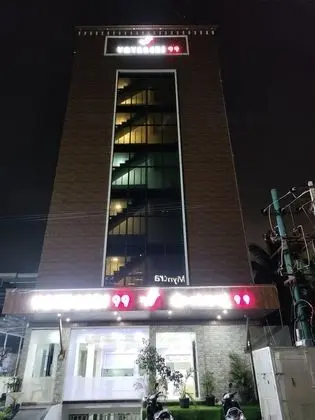 Hotel Voyagers 99