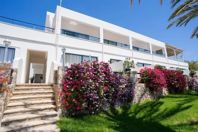 Vrachia Beach Hotel & Suites - Dış Mekan